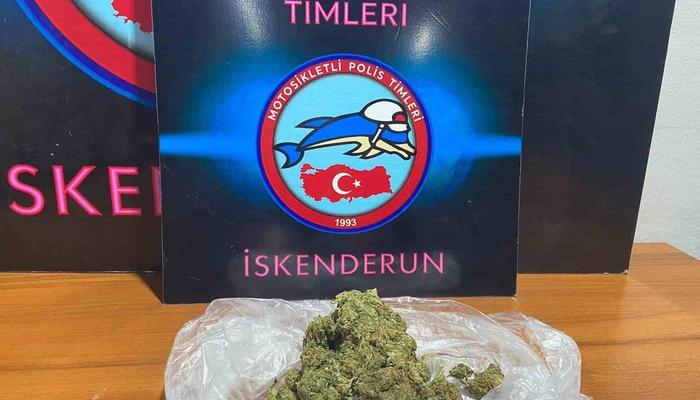 İskenderun’da 200 gram esrar bulunduran şüpheli yakalandı