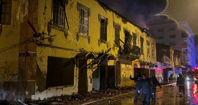 Hatay’da tarihi binada çıkan yangın kontrol altına alındı